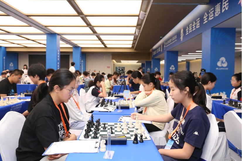 全国中学生国际象棋锦标赛棋手对弈