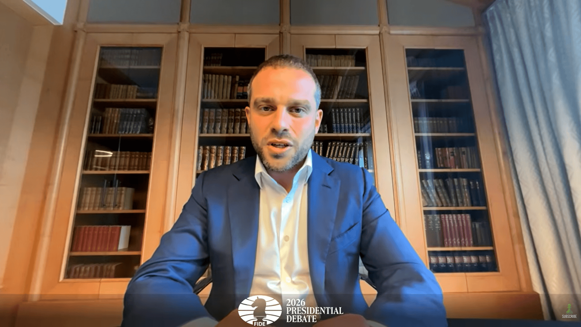 Wadim Rosenstein在国际棋联主席候选人线上辩论中发表开场陈述。