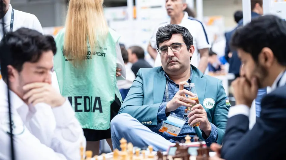 资料图：克拉姆尼克在2024年布达佩斯国际象棋奥赛现场观战。