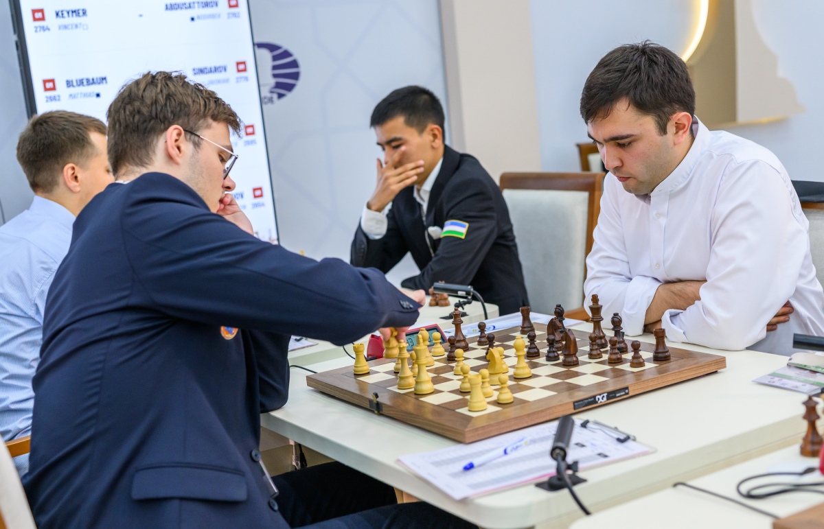撒马尔罕奥赛第八轮德国对乌兹别克斯坦的棋盘现场。