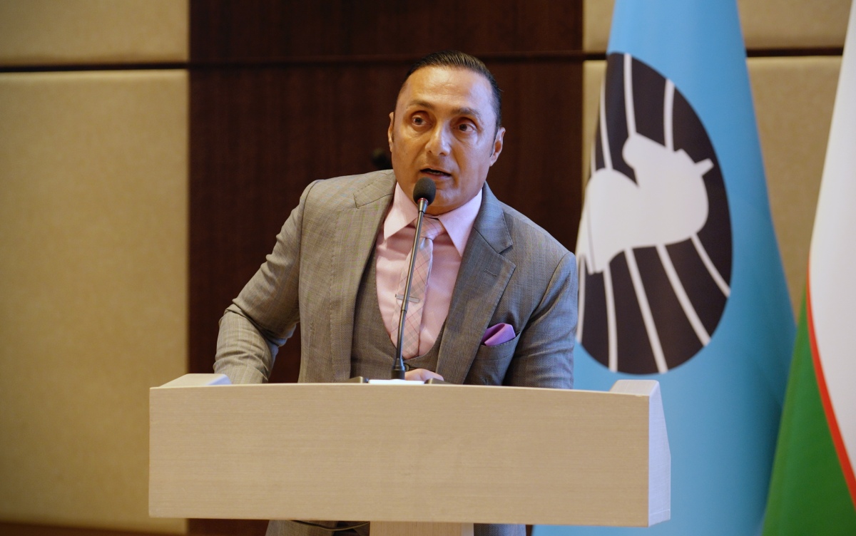 Rahul Bose在国际象棋教育峰会上发言。