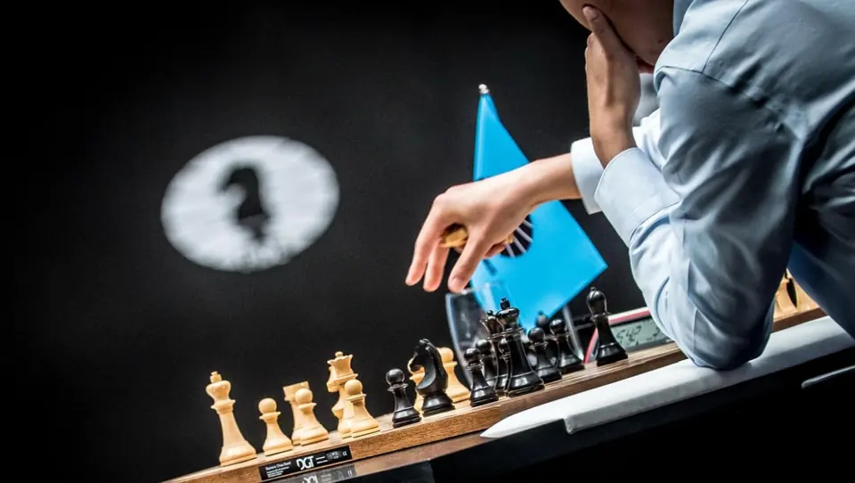 国际棋联短时限说明原文配图：比赛使用的国际象棋计时钟。